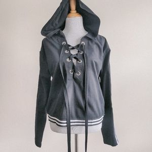 ESSUE Lace Up Front Streetwear Hoodie Pullover med